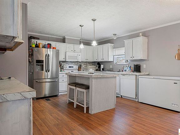 2nd image of 273 Lavender Rd