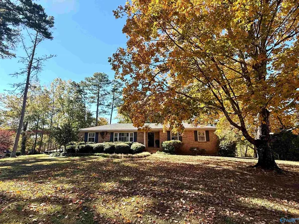 121 Merit Cir, Gadsden, AL 35901