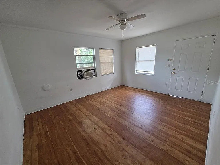 5214 7th St — Photo 3