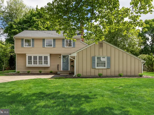 104 Nantucket Dr, Cherry Hill, NJ 08034