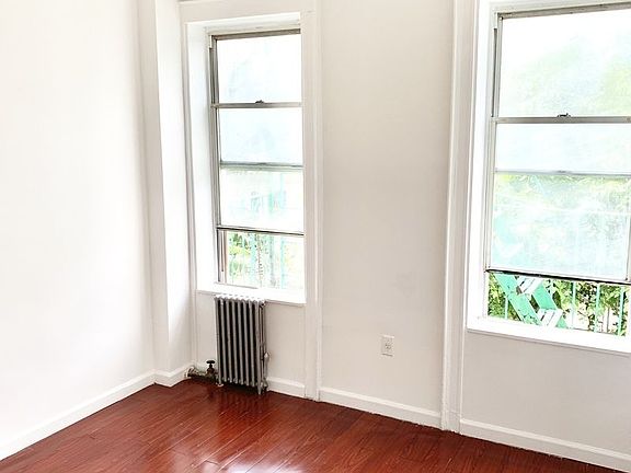 4th image of 3264 44th St APT 2R