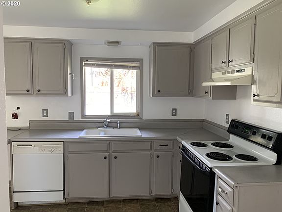2nd image of 15014 NE 36th St