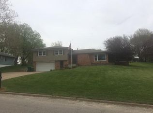 132 Terrace Dr, Independence, IA 50644
