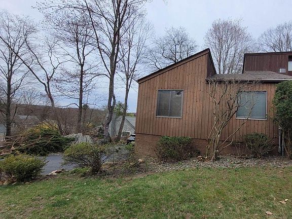 3rd image of 2 Boulder Ln