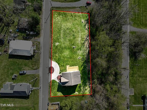 3rd image of 245 Leonard St NW