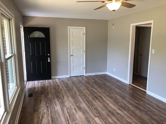 4th image of 1807 Cypress Dr