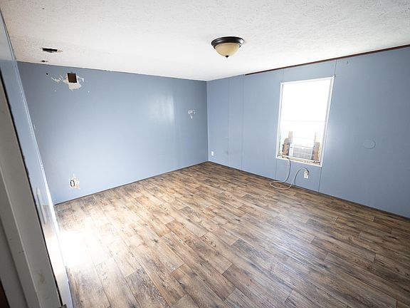 5th image of 843 Campbell Rd