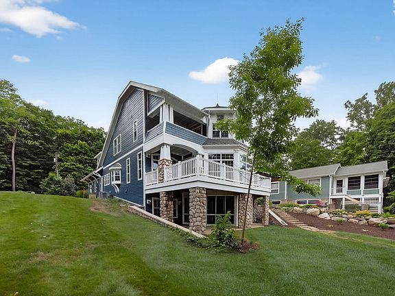 2nd image of 60757 Beechwood Ln