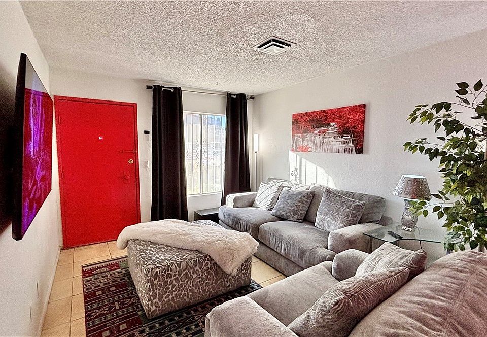 1st image of 3978 Palos Verdes St