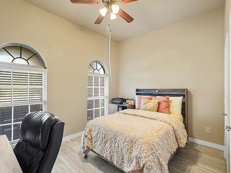 1320 Riviera Dr — Photo 19
