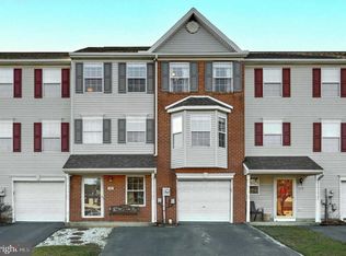 176 Country Ridge Dr, Red Lion, PA 17356