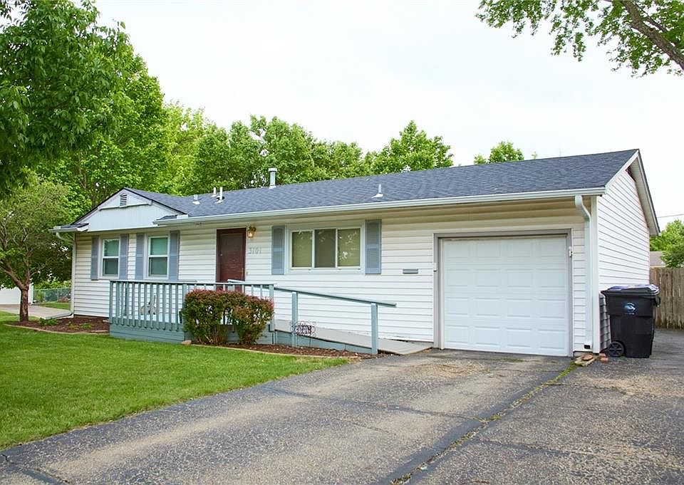 1st image of 3101 SW 30th St