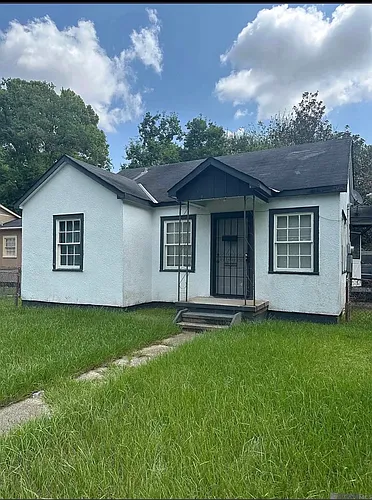 2908 N Foster Dr Photo 1