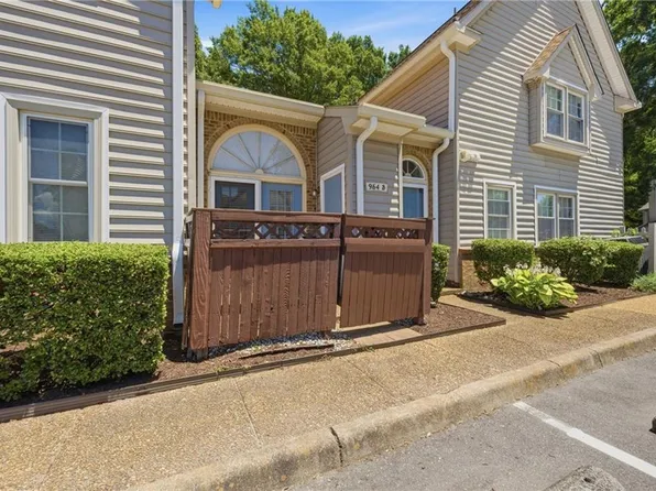 964 Saint Andrews Reach APT B, Chesapeake, VA 23320