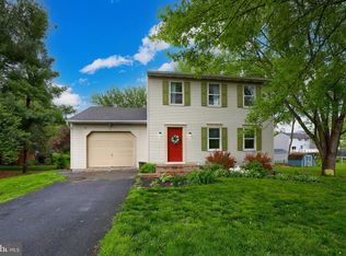 5 Wolf Cir, Ephrata, PA 17522