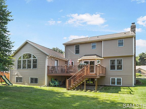 2nd image of 3071 Chaminade Ct SW