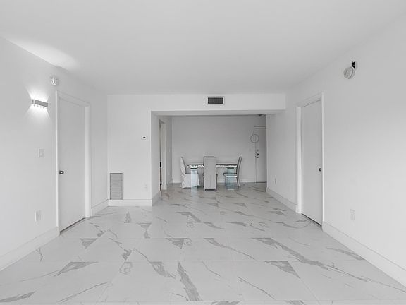 3rd image of 4164 Inverrary Drive #412