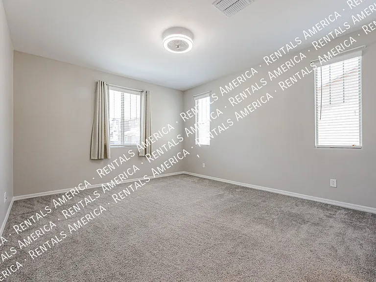 9978 W Piccadilly Rd — Photo 18