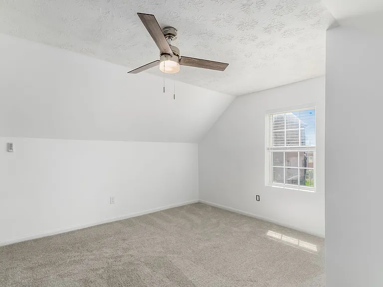 1426 E Rich St — Photo 24