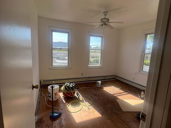 2nd image of 50 Huber Pl #1