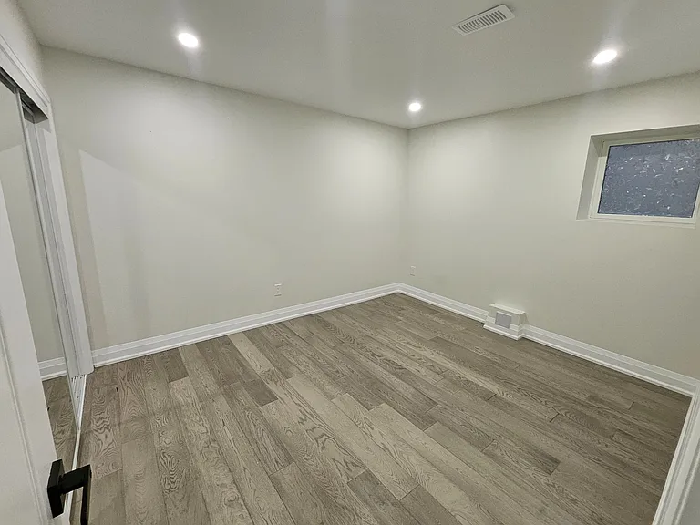 85 Onyx Ct #BASEMENT — Photo 11
