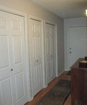 2nd image of 6850 N Northwest Hwy APT 2A