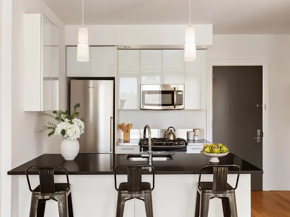 550 West 54th Street image 1 of 32