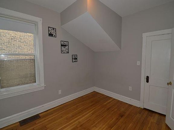 4th image of 4711 N Albany Ave
