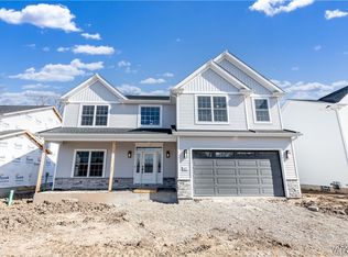 67 Fair Woods Dr, Williamsville, NY 14221