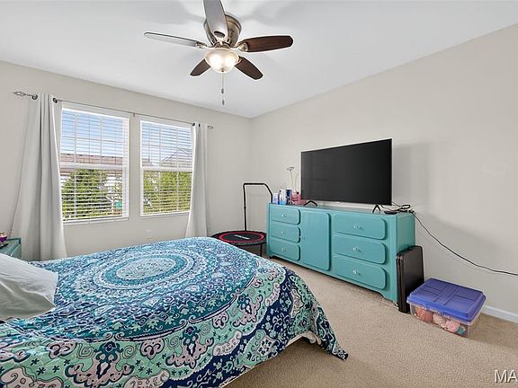 4th image of 535 Country Chase Dr