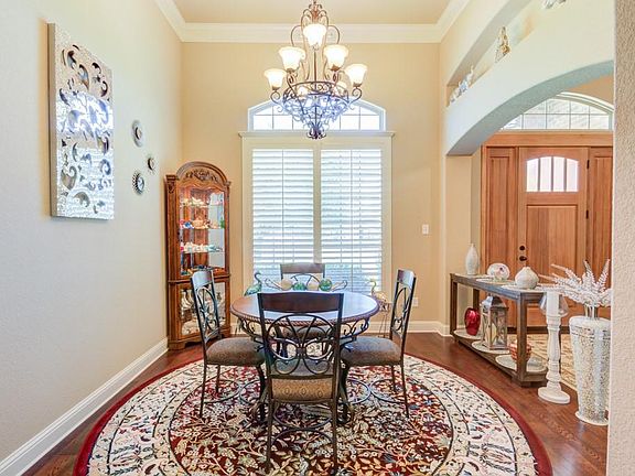 5th image of 1050 Briar Glen Cir