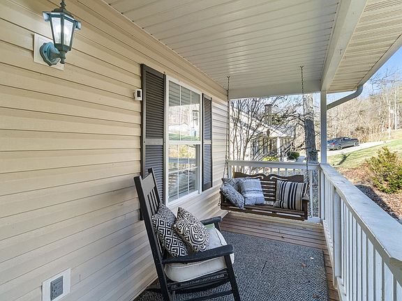 4th image of 3063 Amey Dr