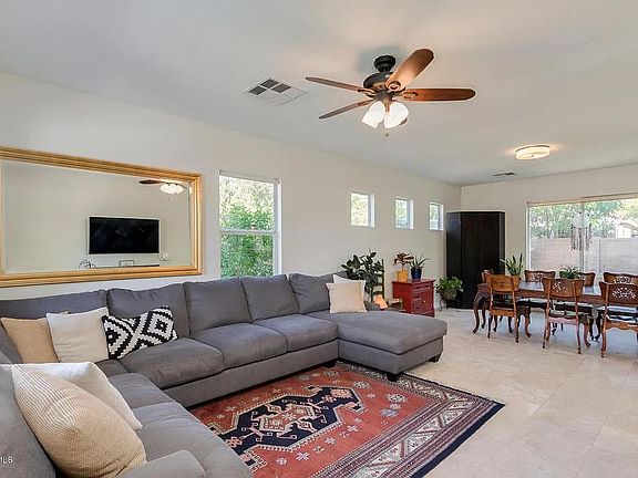 3rd image of 2503 E Del Rio Ct