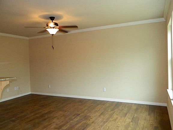 3rd image of 6200 SW Chickadee St #1