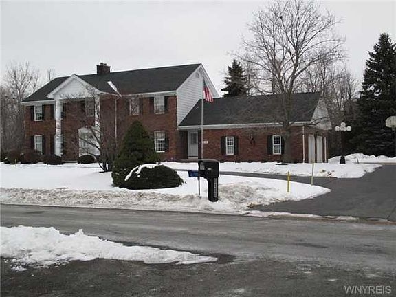 2nd image of 8191 Roseville Ln