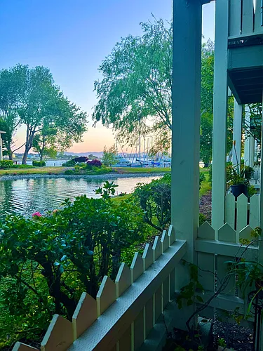 151 Shoreline Ct Photo 1