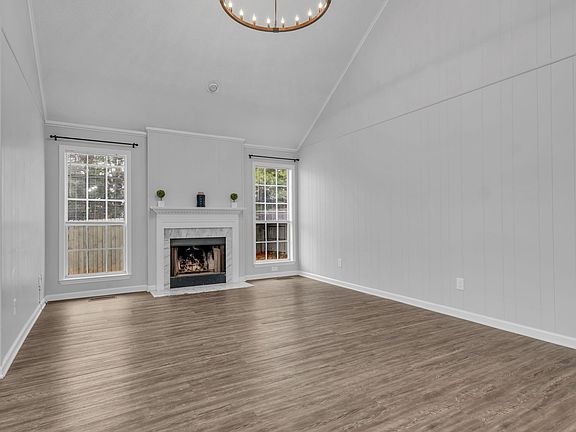 3rd image of 210 Westlynn Dr