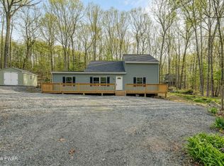 213 Upper Independence Dr, Lackawaxen, PA 18435