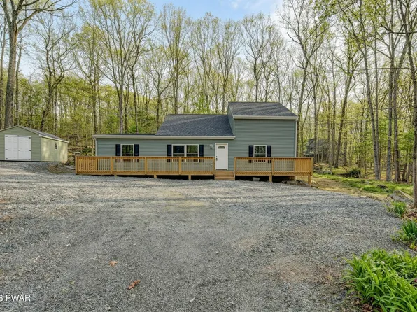 213 Upper Independence Dr, Lackawaxen, PA 18435