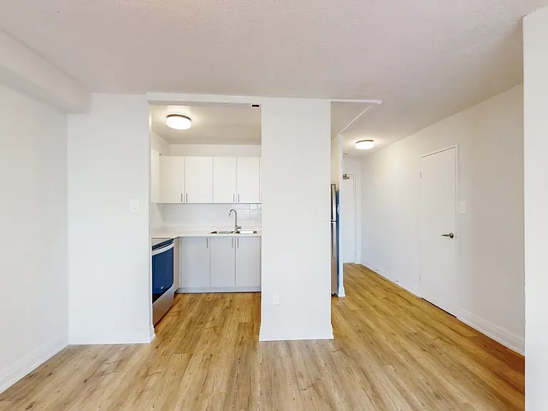 4001 Steeles Ave W — Photo 8
