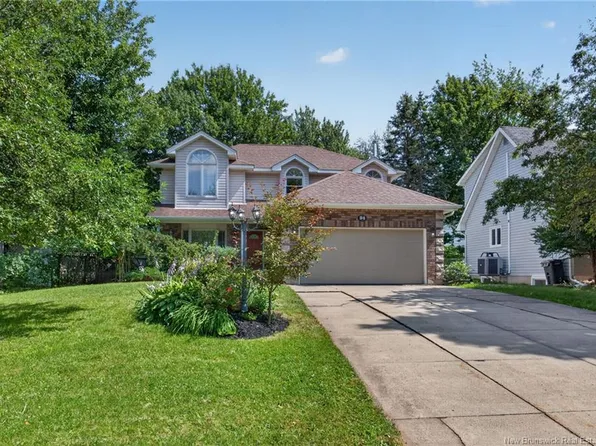 94 Sandalwood Dr, Moncton, NB E1G 1Z5