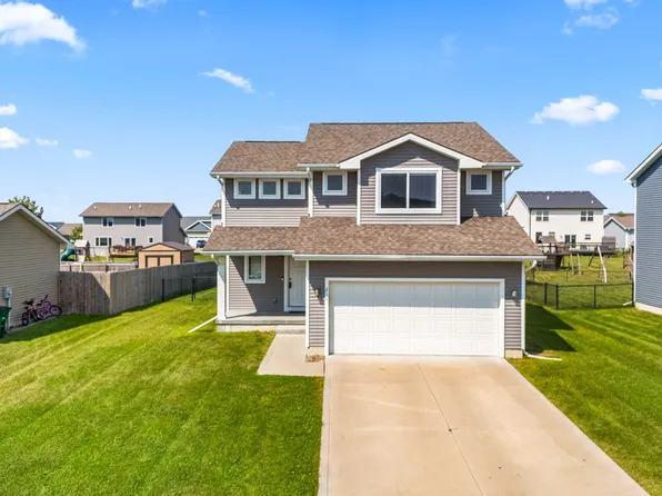 216 Summit Cir NW, Bondurant, IA 50035