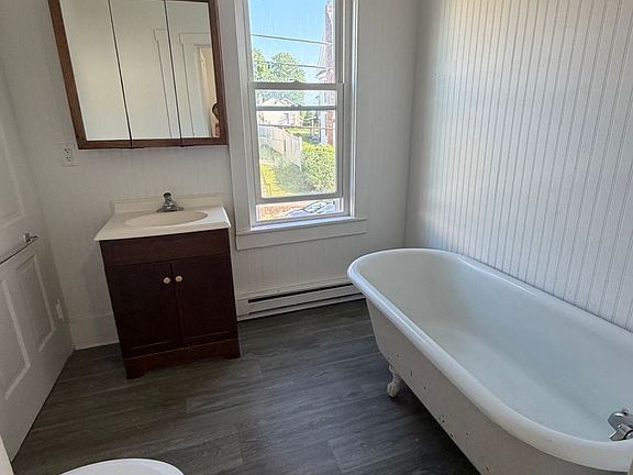 5th image of 311 E Lamb St #2