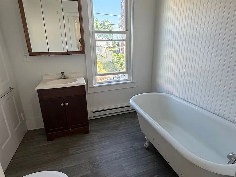 311 E Lamb St — Photo 5