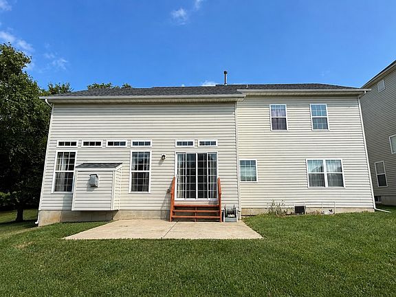 5th image of 111 Berry Manor Cir