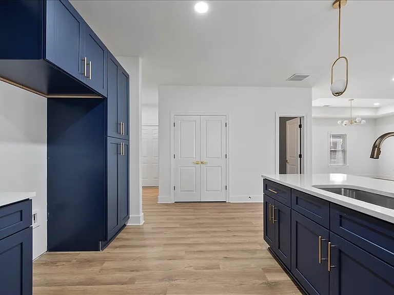 1072 Bruce St — Photo 11