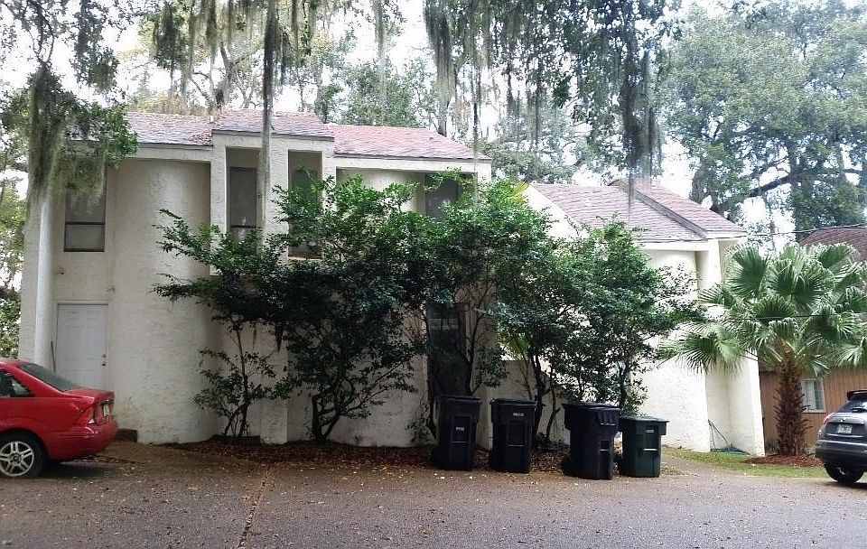 1st image of 1942 Larette Dr APT B