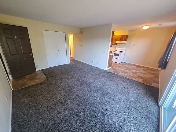 5th image of 2796 Willow Dr APT 5
