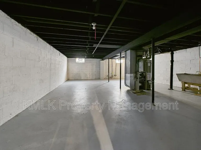 1622 Merrill Ave — Photo 18