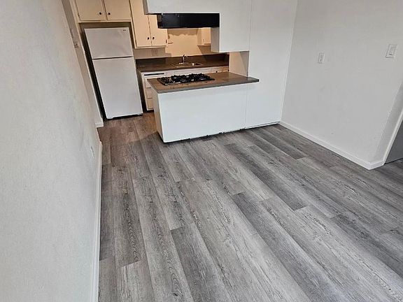 5th image of 390 Lindley Dr